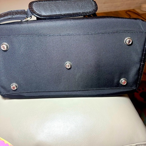 Liz Claiborne Small Duffle/Handbag in EUC. Black w/Silver Tone Hardware. - Picture 7 of 13